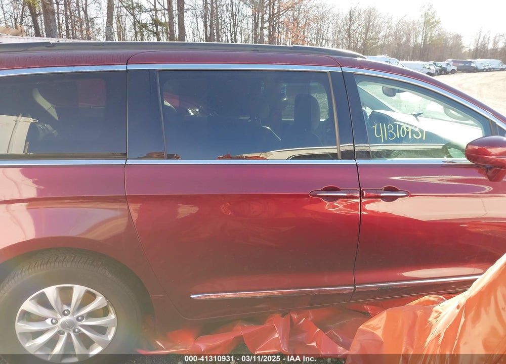 2017 CHRYSLER PACIFICA VIN: 2C4RC1BG6HR688070