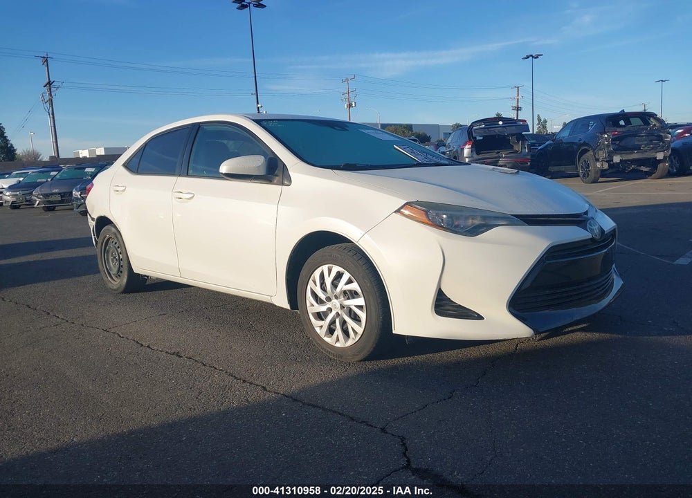 2017 TOYOTA COROLLA LE VIN: 5YFBURHE1HP692823