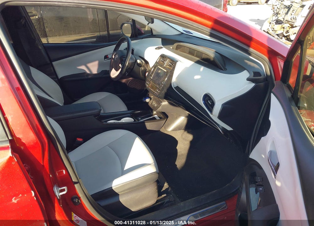 2018 TOYOTA PRIUS VIN: JTDKARFU9J3548874