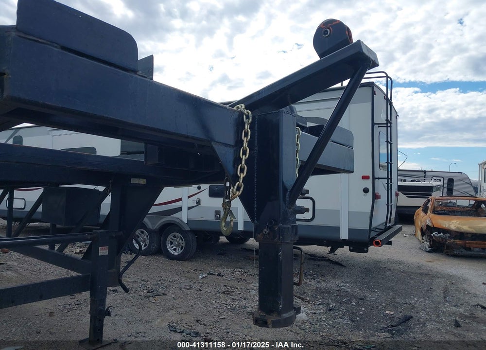 2023 TRAILMAXX GOOSENECK TRAILER VIN: 4T93A522XPM402044