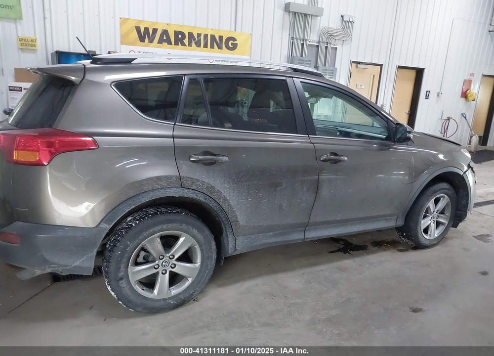 2015 TOYOTA RAV4 XLE VIN: 2T3RFREV1FW253279