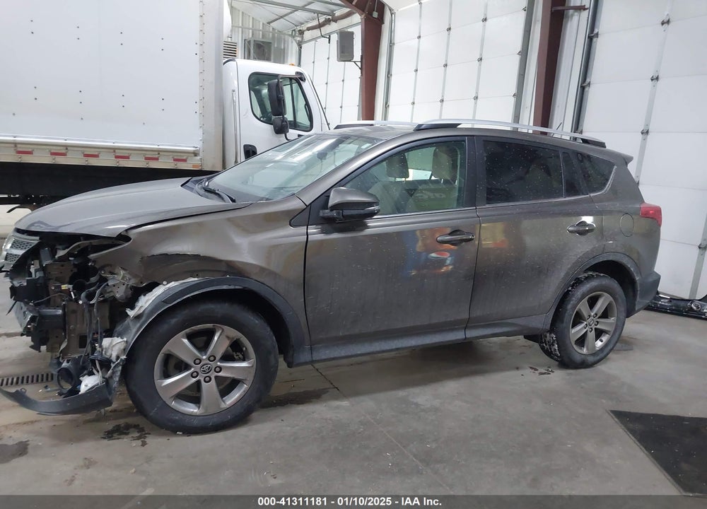 2015 TOYOTA RAV4 XLE VIN: 2T3RFREV1FW253279