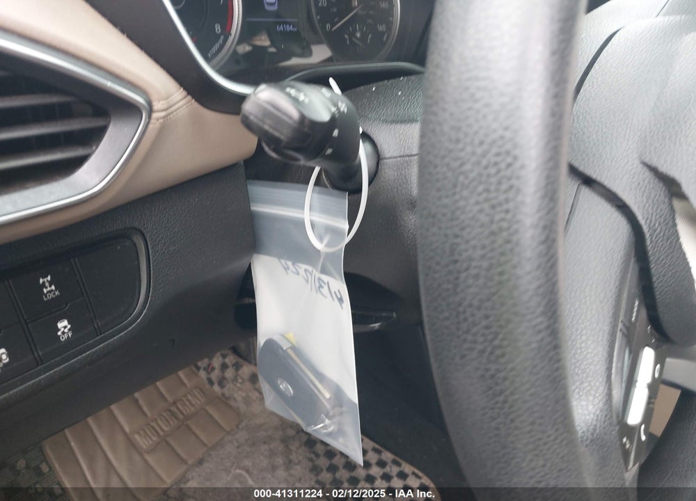 2019 HYUNDAI SANTA FE SE VIN: 5NMS2CAD6KH039491