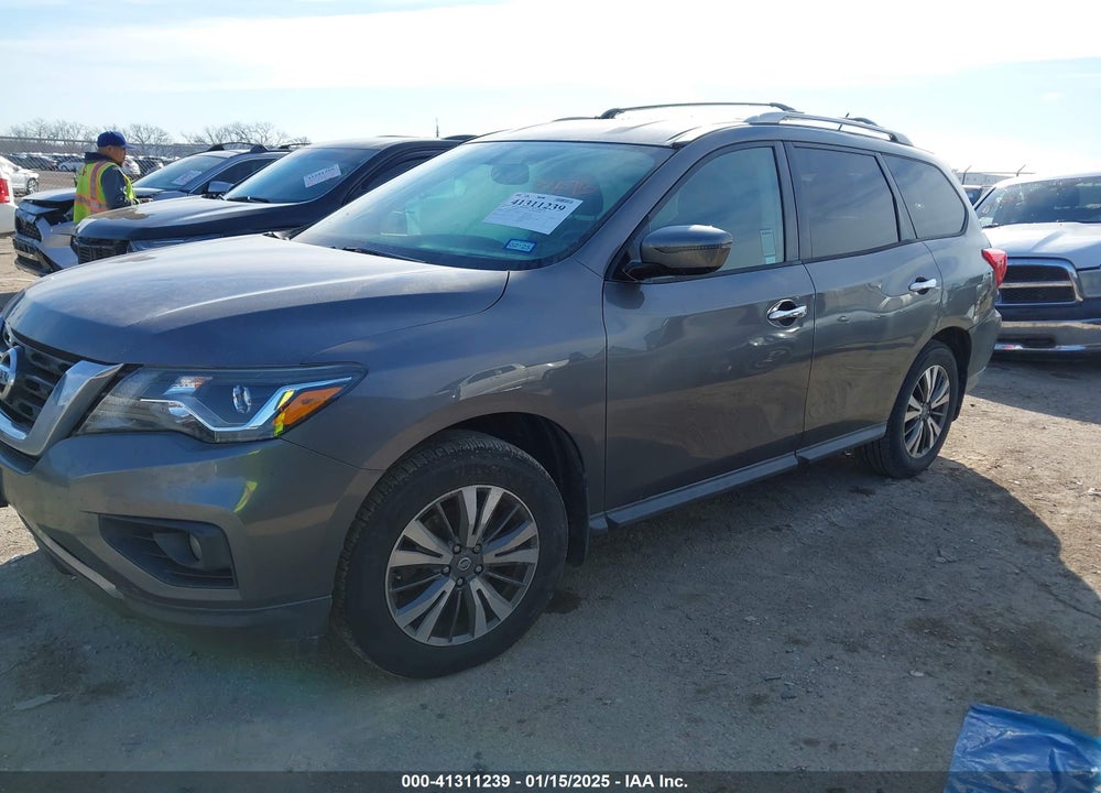 2017 NISSAN PATHFINDER VIN: 5N1DR2MN1HC621133