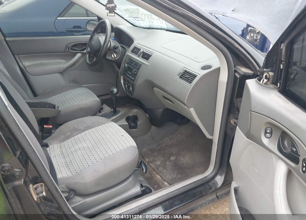 2005 FORD FOCUS VIN: 1FAFP34NX5W197783