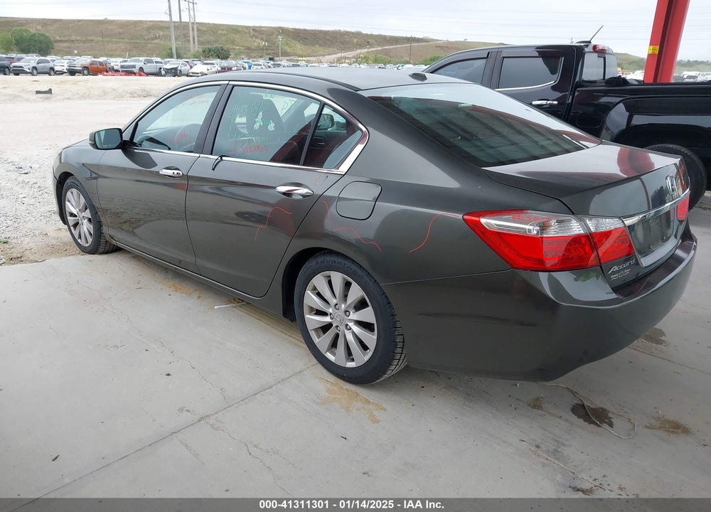 2013 HONDA ACCORD VIN: 1HGCR2F86DA033145