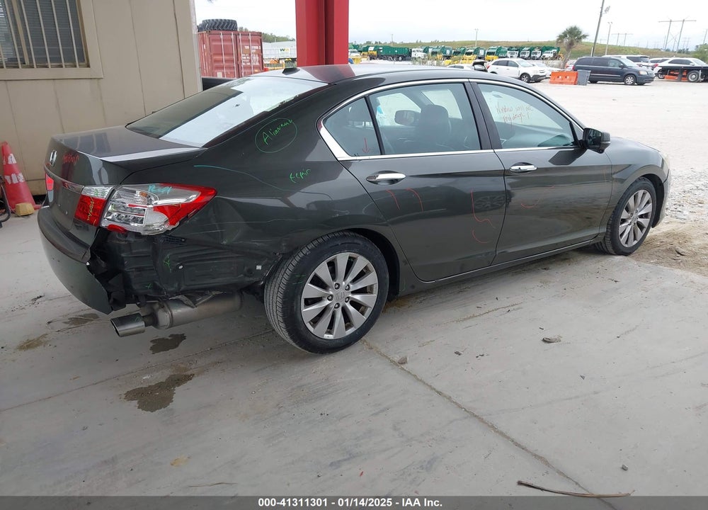 2013 HONDA ACCORD VIN: 1HGCR2F86DA033145