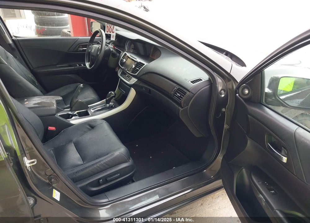 2013 HONDA ACCORD VIN: 1HGCR2F86DA033145
