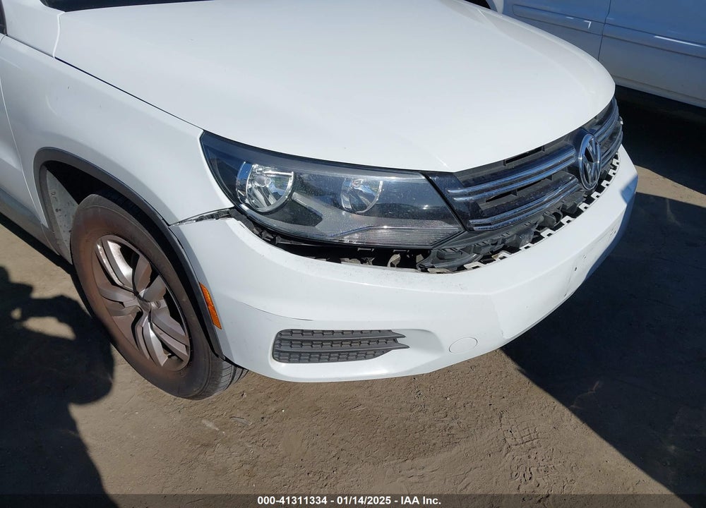 2015 VOLKSWAGEN TIGUAN S VIN: WVGAV7AX3FW609921
