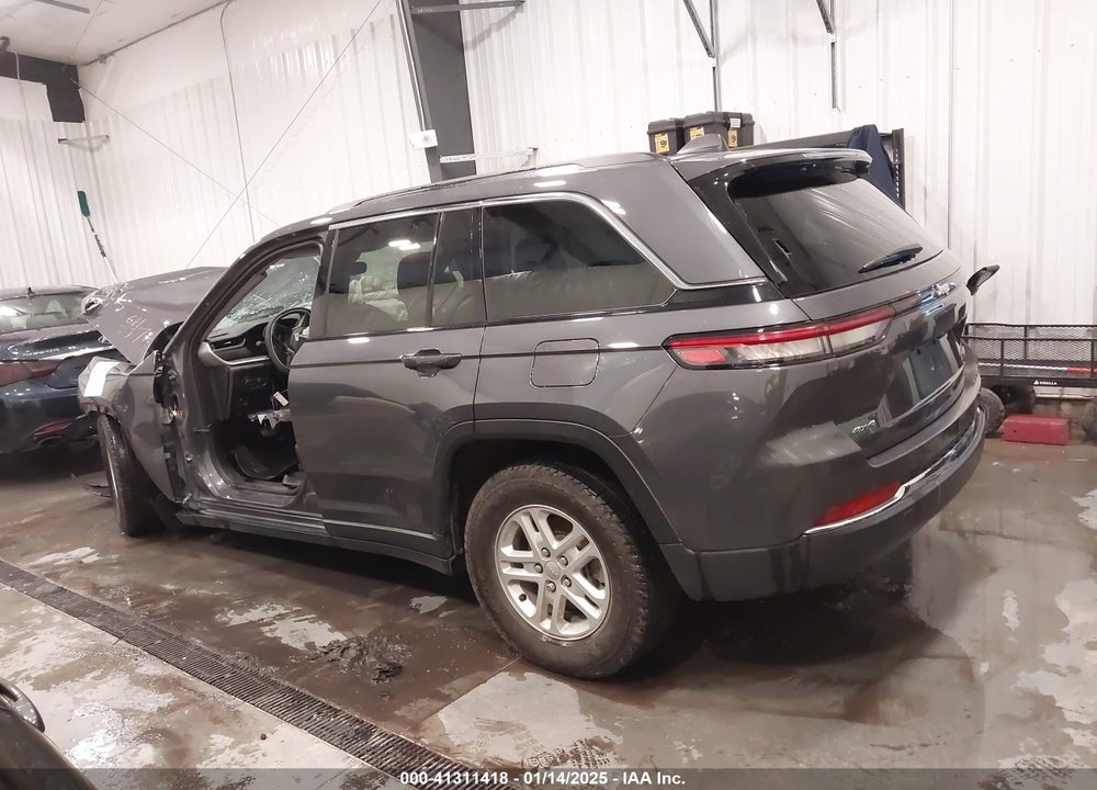 2023 JEEP GRAND CHEROKEE LAREDO 4X4 VIN: 1C4RJHAG9P8890136