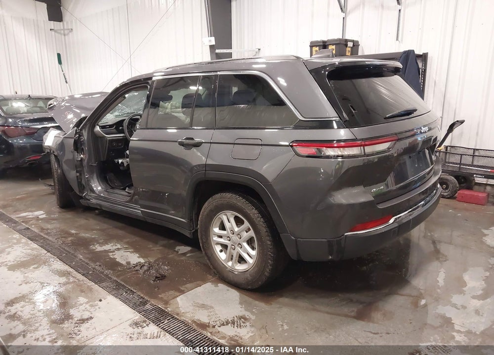 2023 JEEP GRAND CHEROKEE LAREDO 4X4 VIN: 1C4RJHAG9P8890136