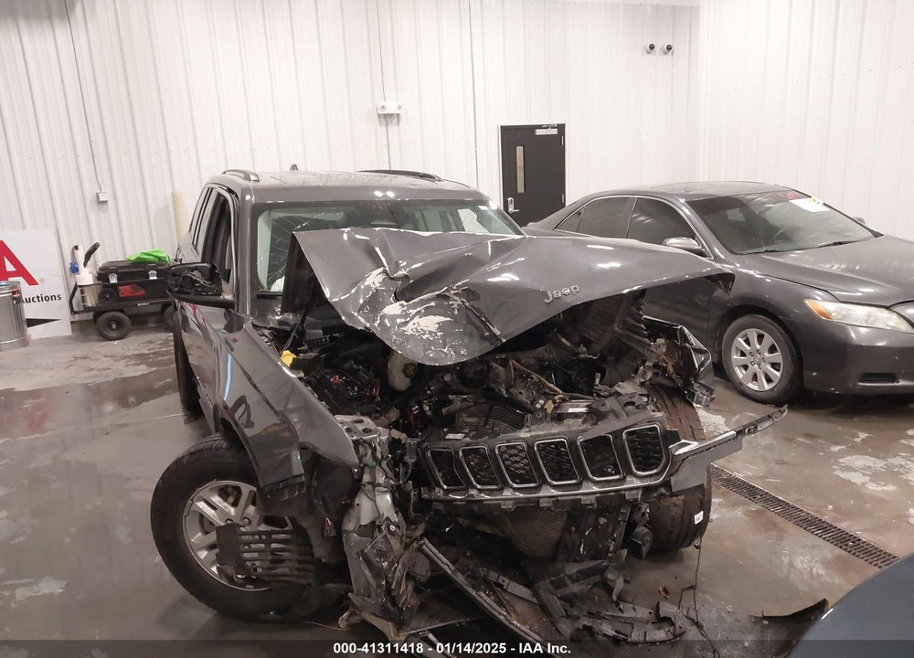 2023 JEEP GRAND CHEROKEE LAREDO 4X4 VIN: 1C4RJHAG9P8890136