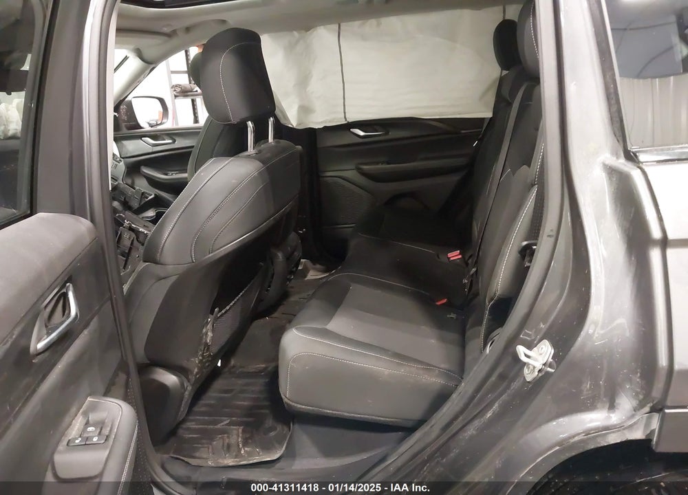 2023 JEEP GRAND CHEROKEE LAREDO 4X4 VIN: 1C4RJHAG9P8890136