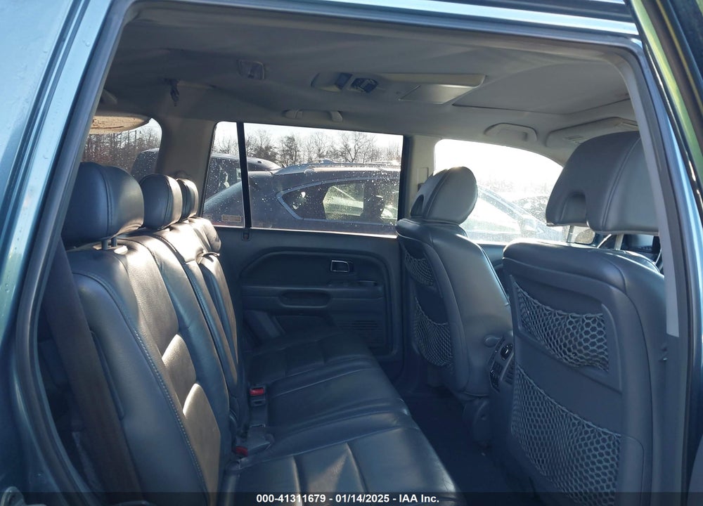 2007 HONDA PILOT EX-L VIN: 5FNYF28677B028623