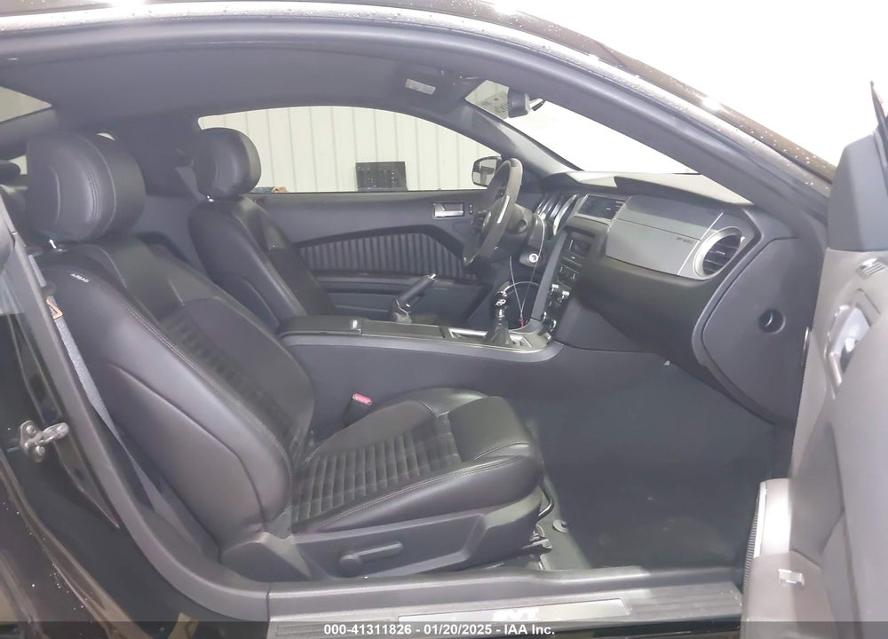2013 FORD GT VIN: 1ZVBP8JZ5D5261646