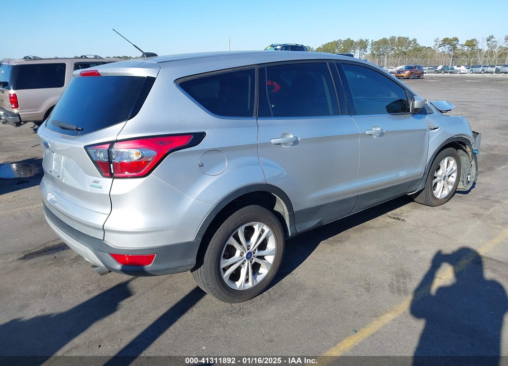 2017 FORD ESCAPE SE VIN: 1FMCU0GD8HUE37870