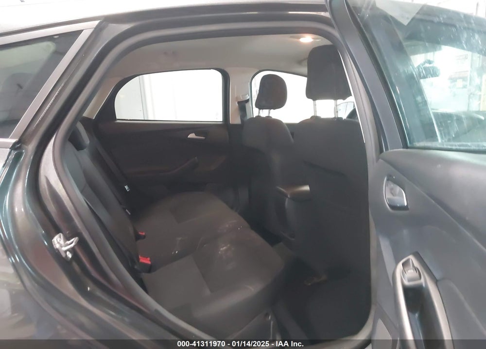 2018 FORD FOCUS VIN: 1FADP3K25JL216946