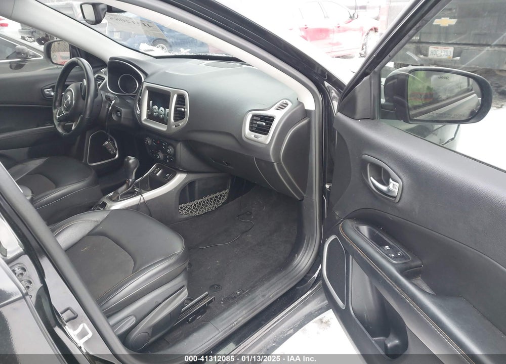 2018 JEEP COMPASS LATITUDE FWD VIN: 3C4NJCBB0JT293129