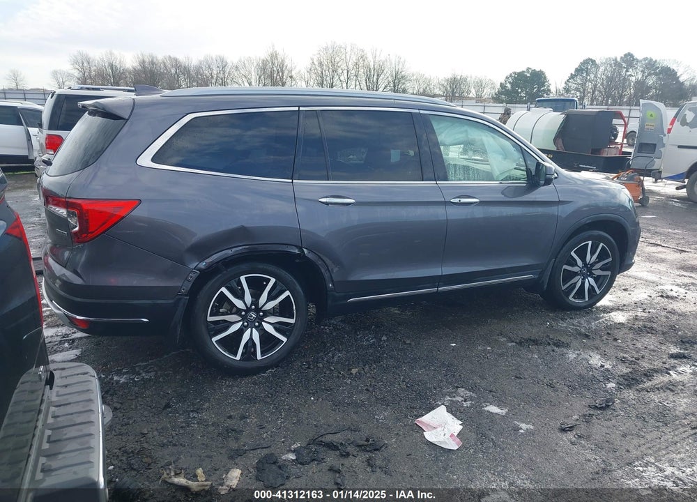 2019 HONDA PILOT TOURING VIN: 5FNYF5H63KB037040