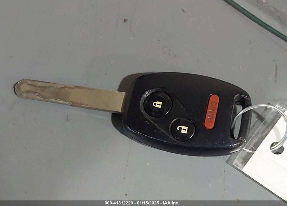 2013 HONDA FIT VIN: JHMGE8H34DC073517
