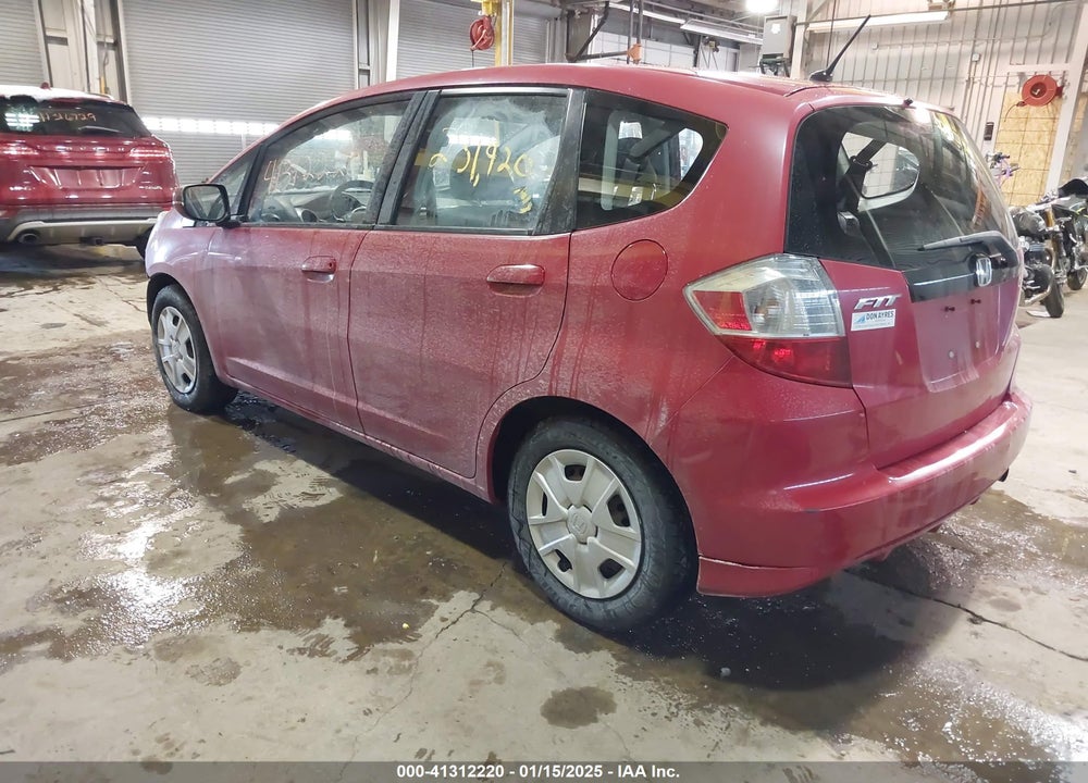 2013 HONDA FIT VIN: JHMGE8H34DC073517