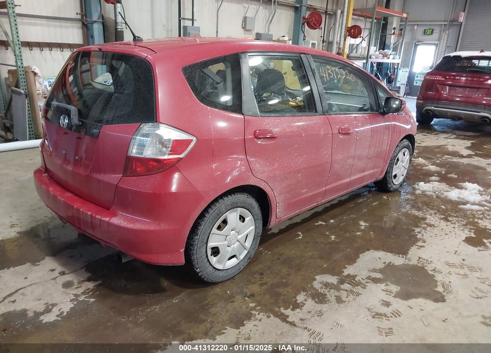 2013 HONDA FIT VIN: JHMGE8H34DC073517