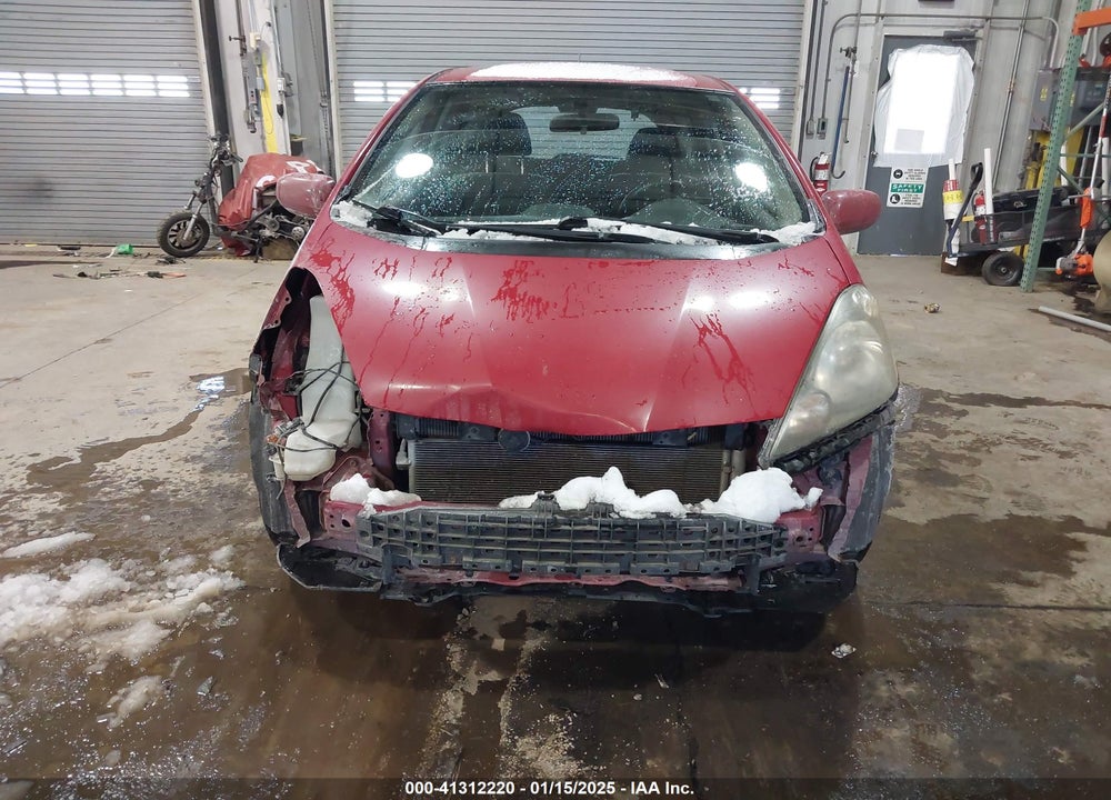 2013 HONDA FIT VIN: JHMGE8H34DC073517