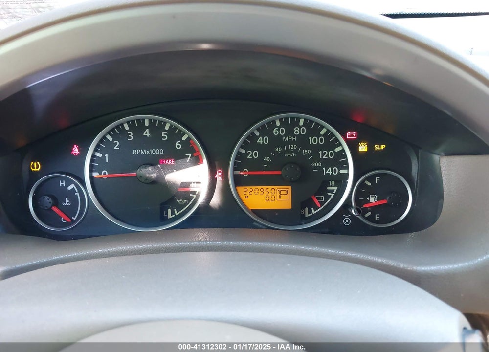 2005 NISSAN PATHFINDER SE VIN: 5N1AR18U75C746227