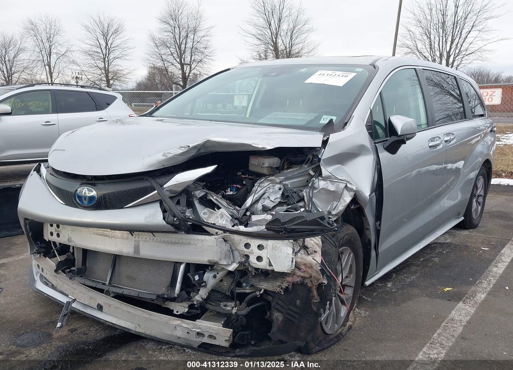 2022 TOYOTA SIENNA XLE VIN: 5TDYRKEC1NS103519
