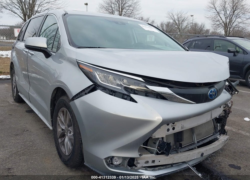 2022 TOYOTA SIENNA XLE VIN: 5TDYRKEC1NS103519