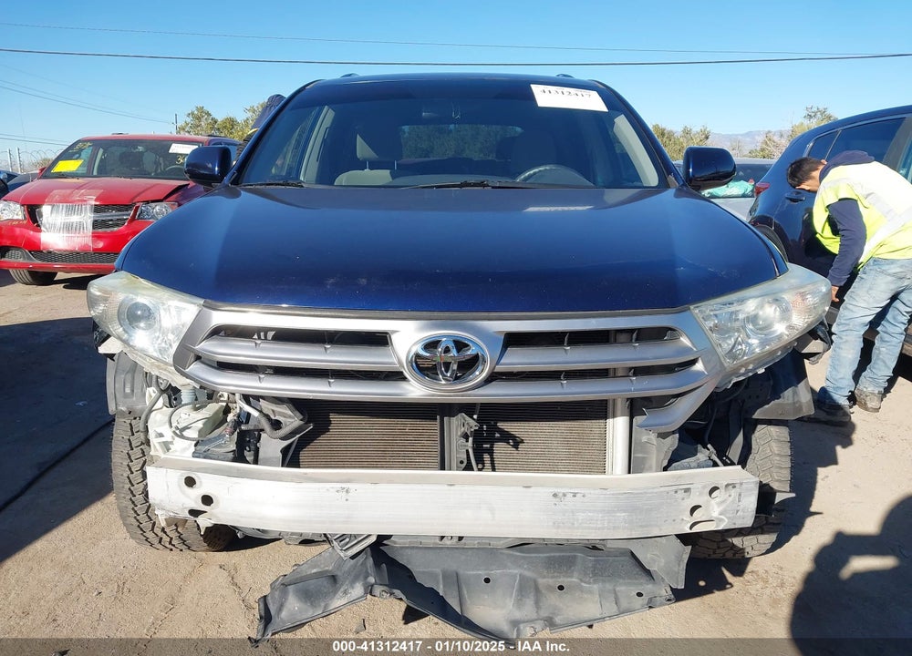2013 TOYOTA HIGHLANDER BASE PLUS V6 VIN: 5TDZK3EH9DS109237