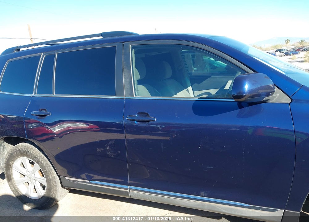 2013 TOYOTA HIGHLANDER BASE PLUS V6 VIN: 5TDZK3EH9DS109237