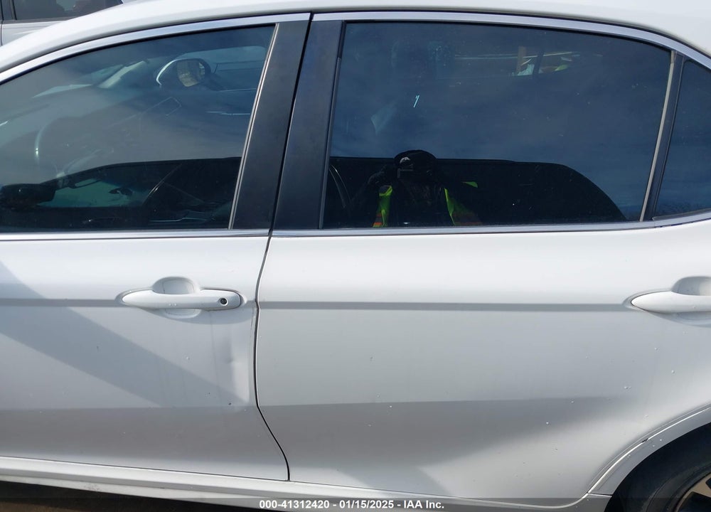 2018 TOYOTA CAMRY VIN: 4T1B11HK2JU081803