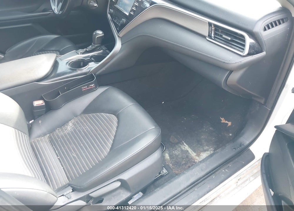 2018 TOYOTA CAMRY VIN: 4T1B11HK2JU081803