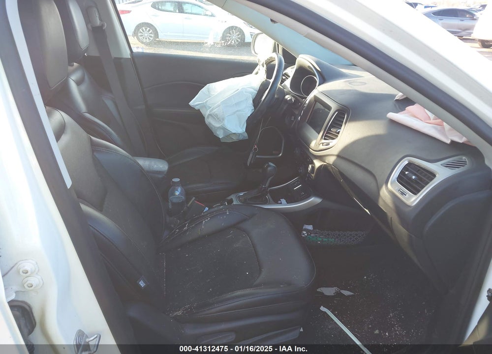 2018 JEEP COMPASS LATITUDE FWD VIN: 3C4NJCBB9JT226836