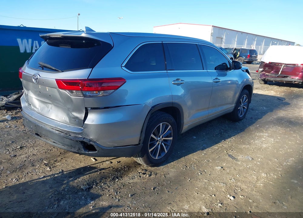 2017 TOYOTA HIGHLANDER XLE VIN: 5TDKZRFH6HS525492