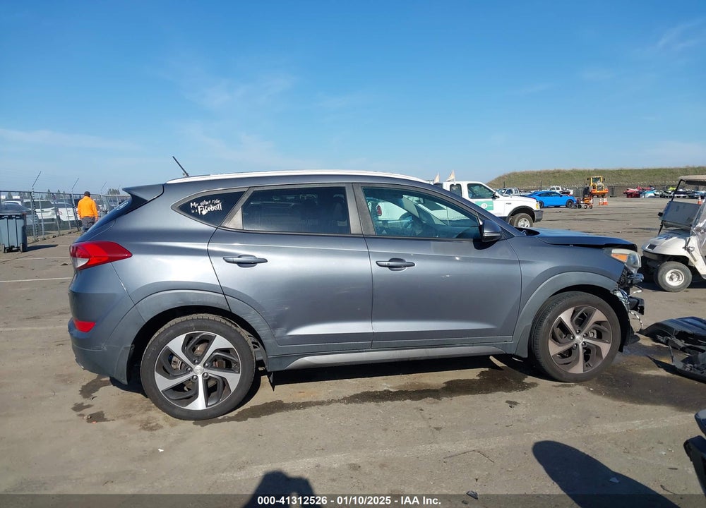 2016 HYUNDAI TUCSON SPORT VIN: KM8J33A22GU231834