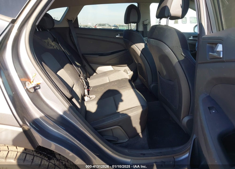 2016 HYUNDAI TUCSON SPORT VIN: KM8J33A22GU231834