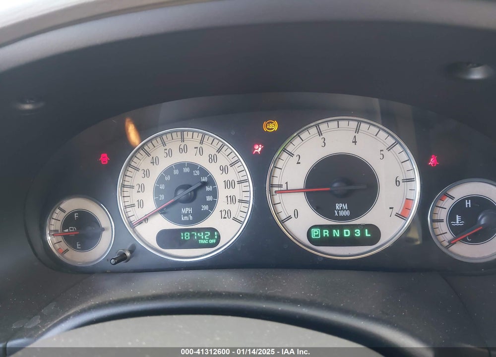 2002 CHRYSLER TOWN & COUNTRY LIMITED VIN: 2C8GP64L22R715175