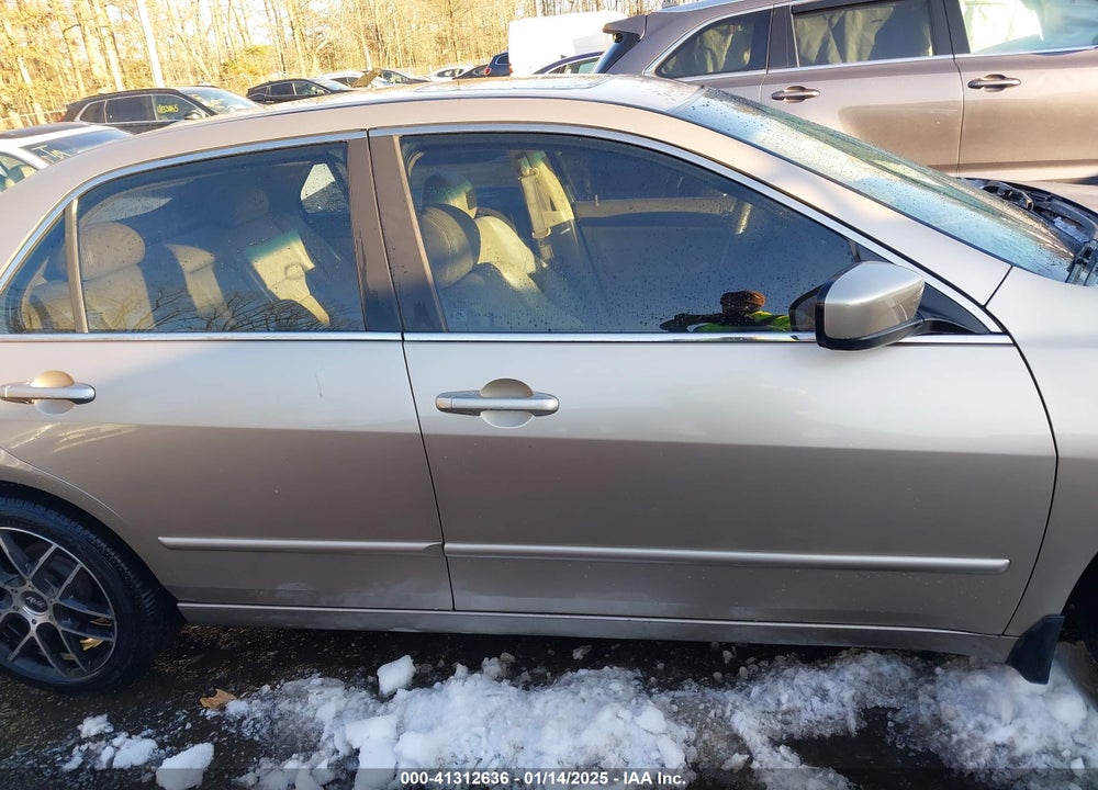 2005 HONDA ACCORD 2.4 EX VIN: 1HGCM568X5A022053