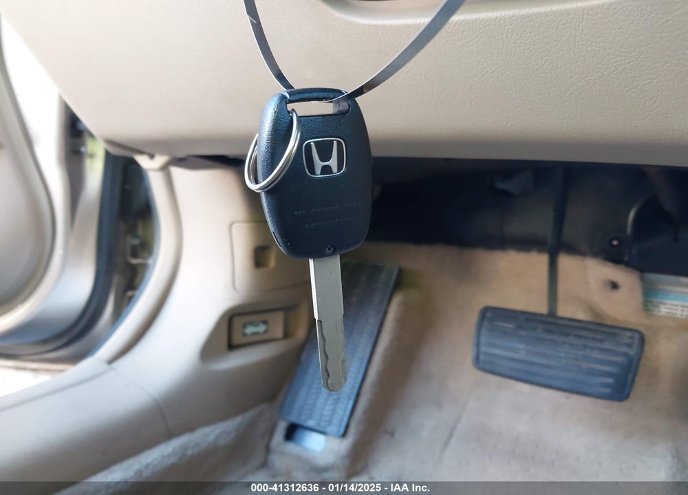 2005 HONDA ACCORD 2.4 EX VIN: 1HGCM568X5A022053