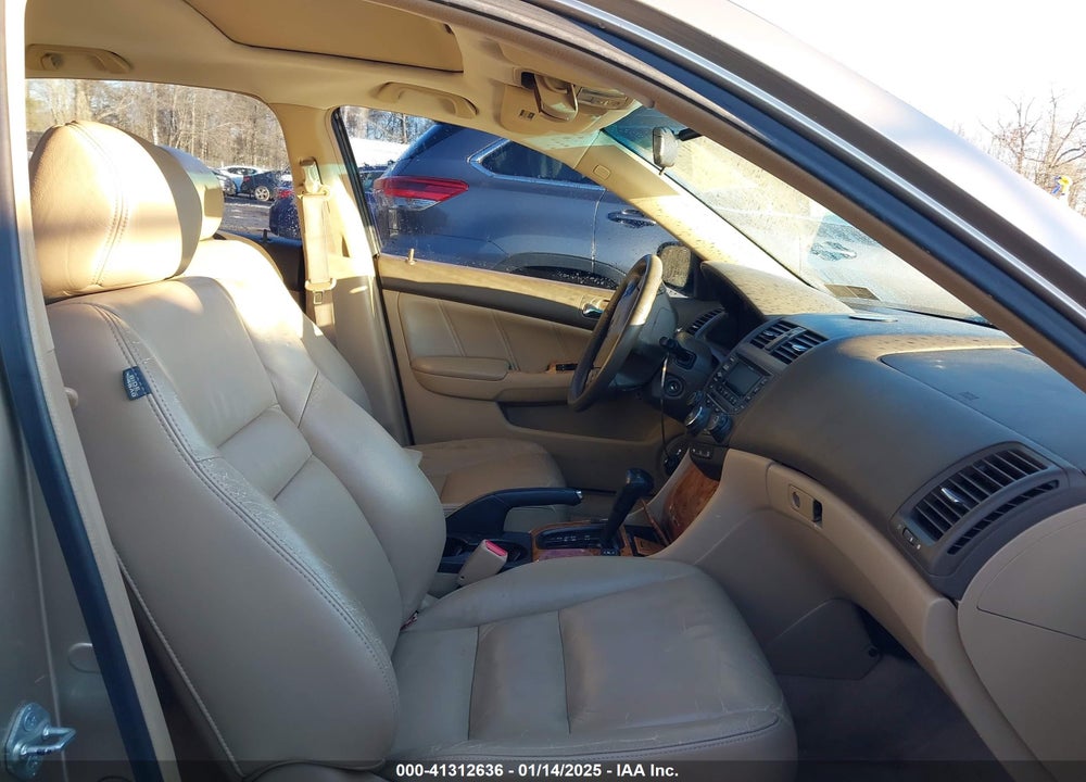2005 HONDA ACCORD 2.4 EX VIN: 1HGCM568X5A022053
