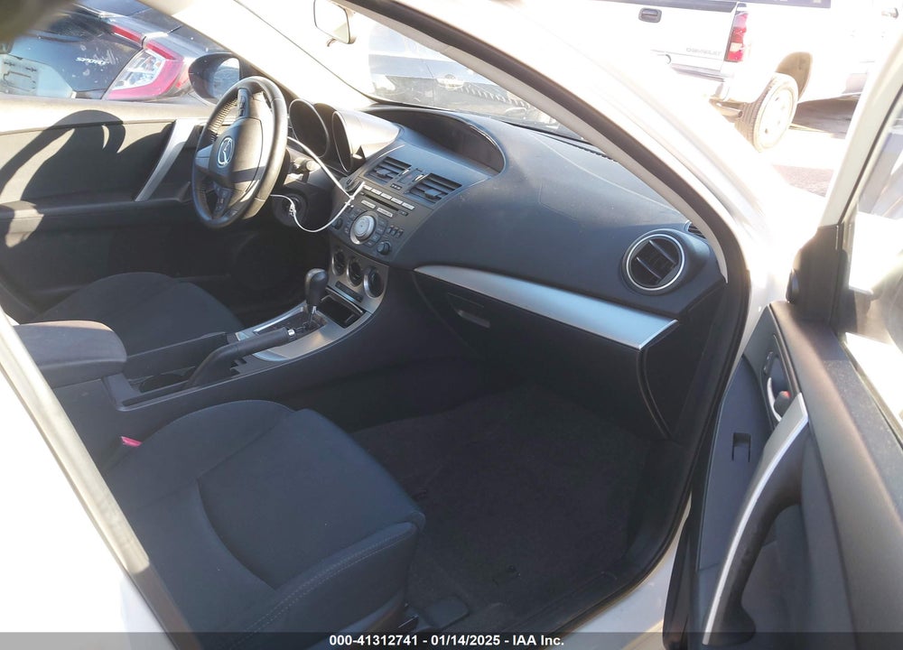 2011 MAZDA 3 S SPORT VIN: JM1BL1K65B1493548