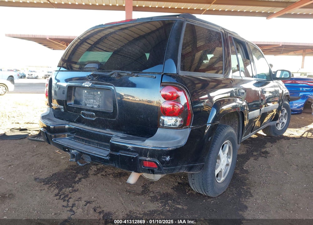 2005 CHEVROLET TRAILBLAZER LS VIN: 1GNDS13S252383408