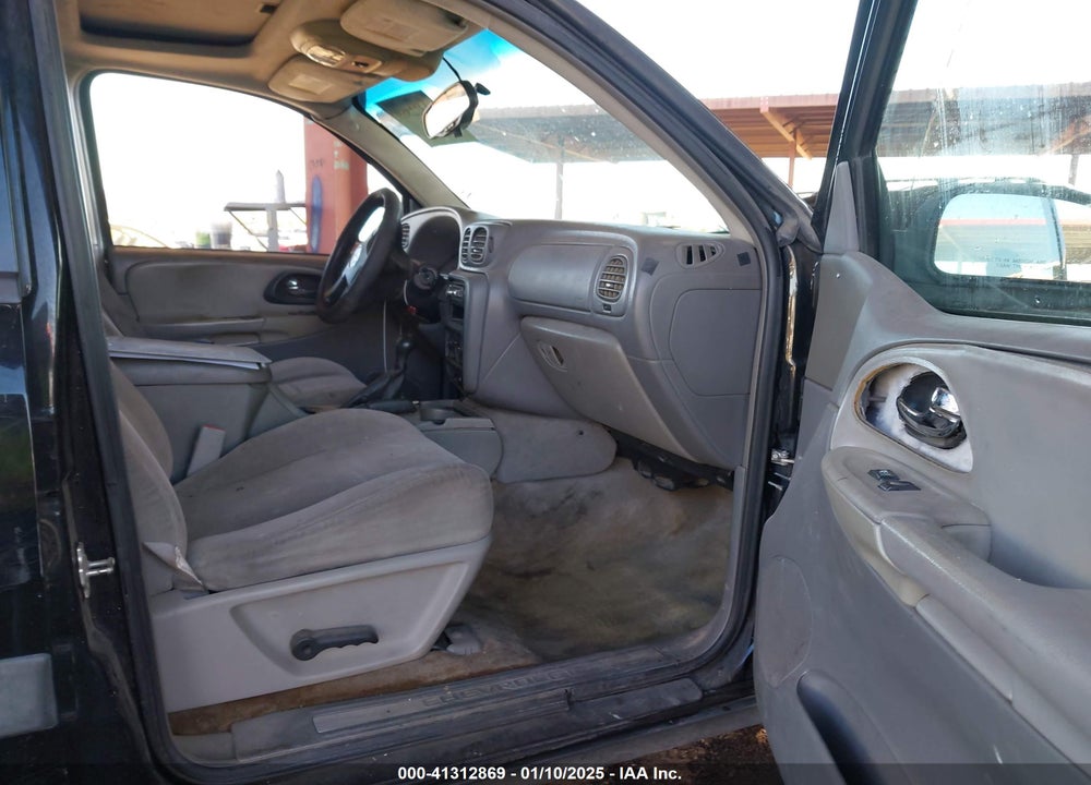 2005 CHEVROLET TRAILBLAZER LS VIN: 1GNDS13S252383408