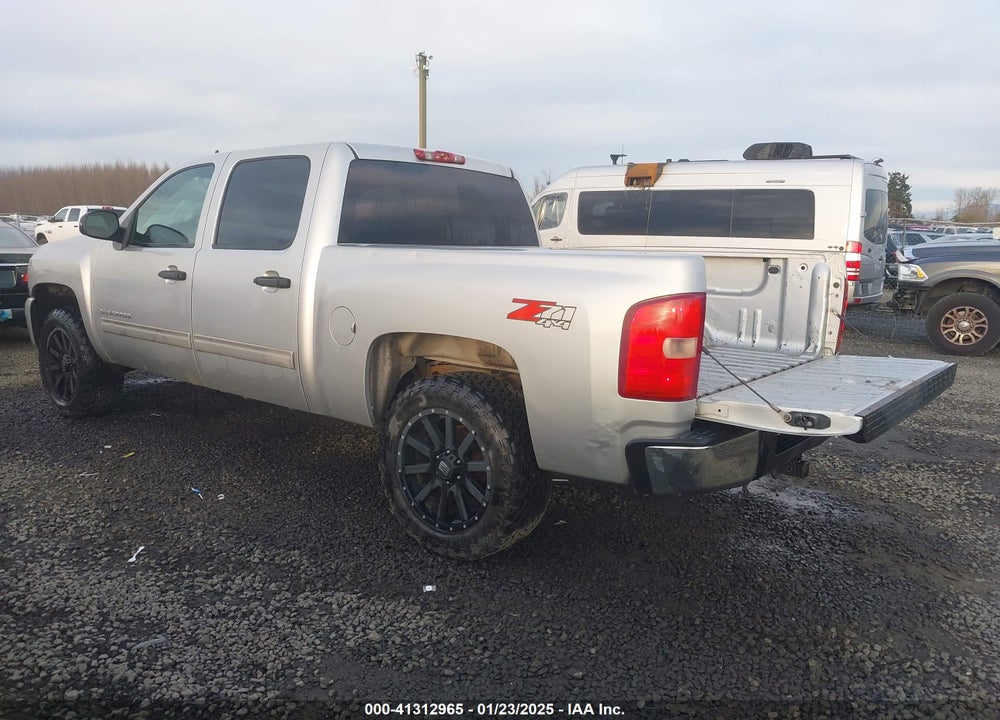 2011 CHEVROLET SILVERADO 1500 LT VIN: 3GCPKSE38BG242699