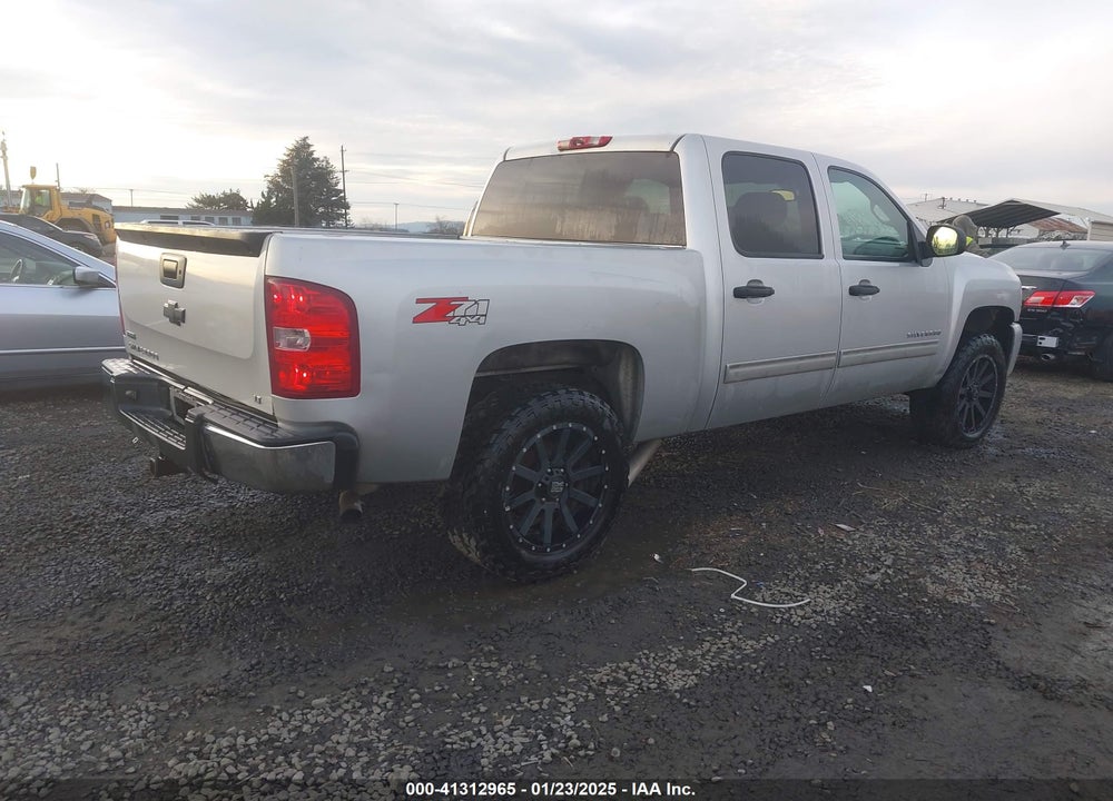 2011 CHEVROLET SILVERADO 1500 LT VIN: 3GCPKSE38BG242699