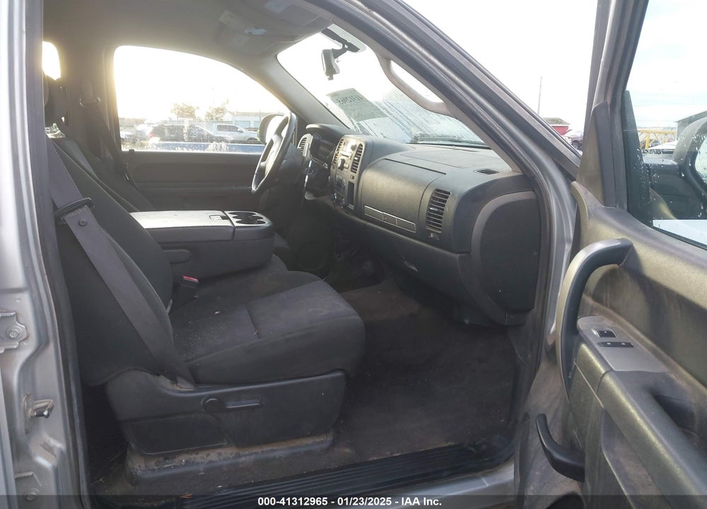 2011 CHEVROLET SILVERADO 1500 LT VIN: 3GCPKSE38BG242699