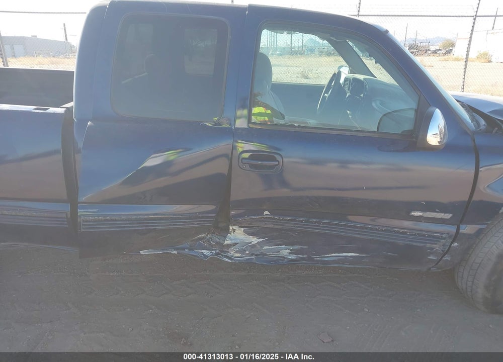2001 CHEVROLET SILVERADO 1500 LS VIN: 2GCEC19V211272279
