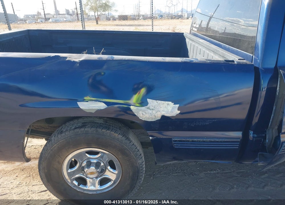 2001 CHEVROLET SILVERADO 1500 LS VIN: 2GCEC19V211272279